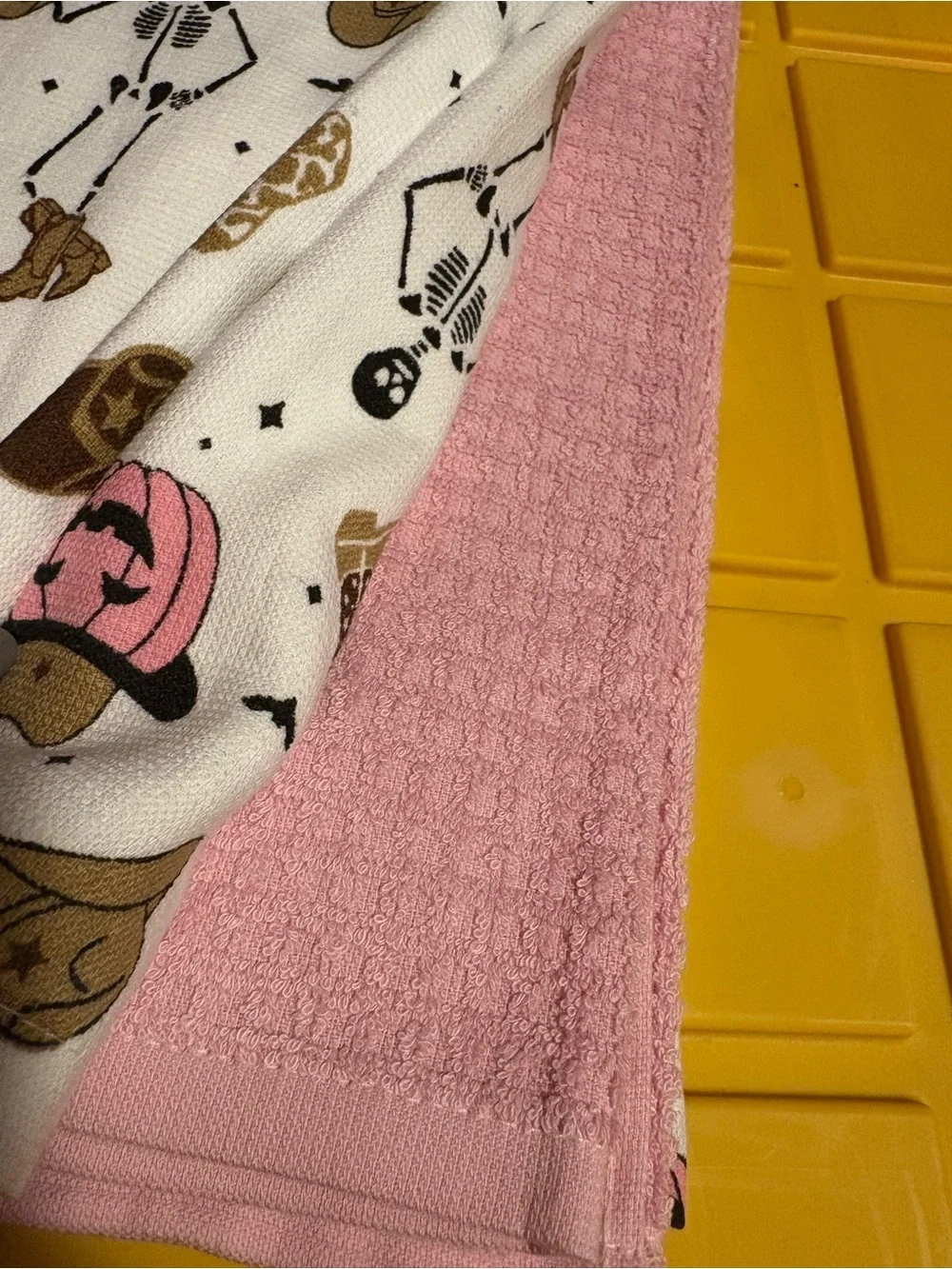 GRAMMERCY 3 PC PINK HALLOWEEN WESTERN KITCHEN TOWELS NWT BOOTS HATS SKELETONS